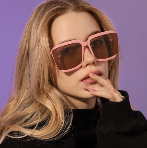 4-color women fashion  letter temple sunglasses