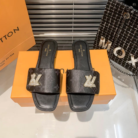 New Embossed Diamond Velcro Flat Slippers