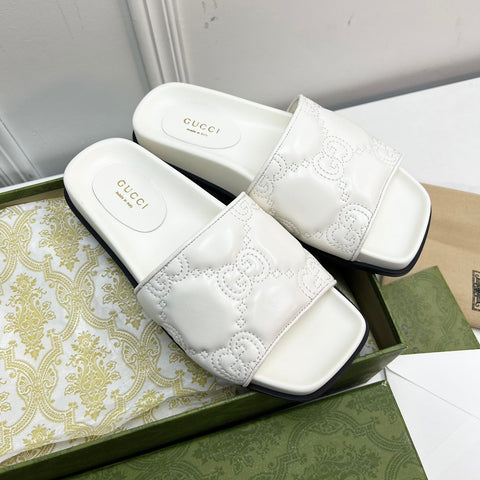 Trendy Embossed Flat Slippers