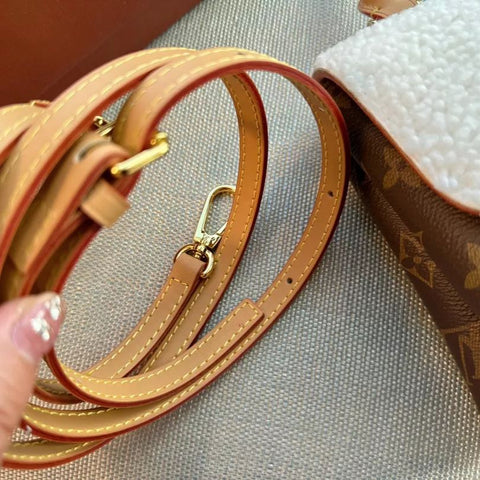 Locky Lambswool Leather Bag