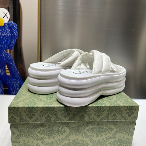 Platform Broadband Crossover Slipper Sandals