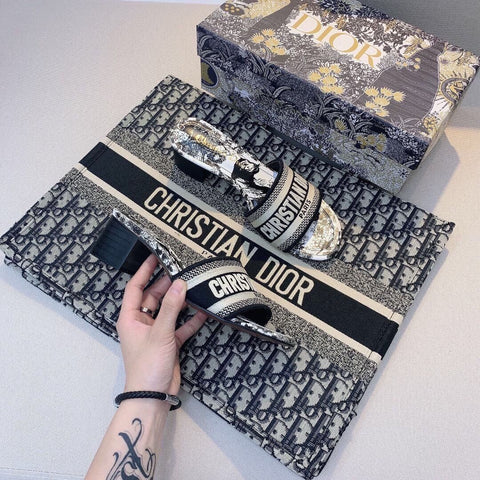 Embroidered Block Heel Slippers