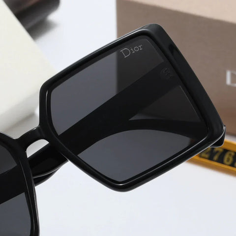 4 Colors Simple Letter Polarized Sunglasses