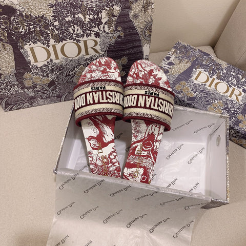 Embroidered Women's Slippers