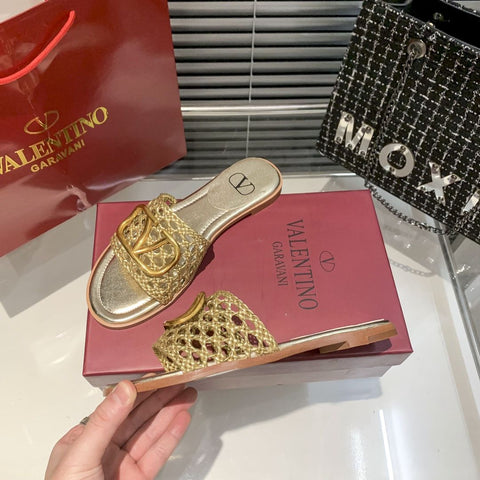 Cutout Flat Slippers