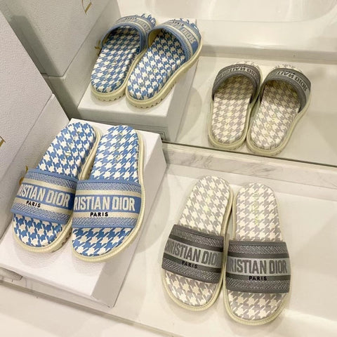 Houndstooth Embossed Slipper Sandals