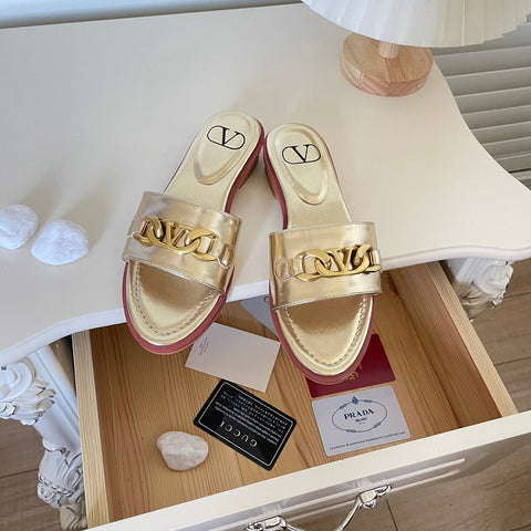 Logo Chain Flat Slides