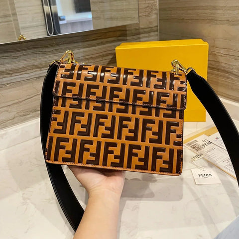 Ladies messenger handbag