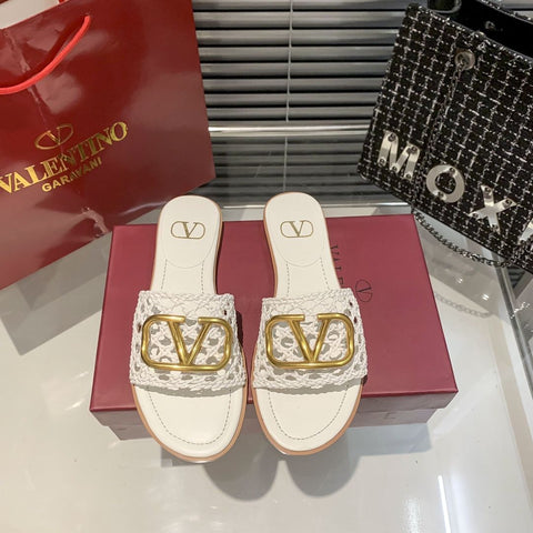 Cutout Flat Slippers